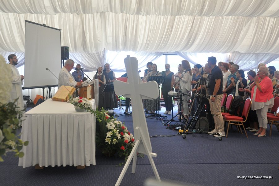 031 Pierwsza Eucharystia.jpg